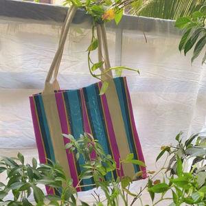 Métier à tisser manuel à la mode écologique personnalisé sacs de plage et cosmétiques recyclés étuis à provisions à rayures tissés en plastique à fermeture éclair réutilisables - Product Image 1