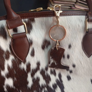 Juego de Llaveros de Cuero Vacuno con Iniciales de la A a la Z, Colgante para Bolsa o Coche con Letra de Piel Sintética, Accesorios de Ropa - Product Image 1