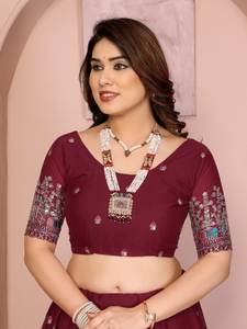 Lahenga Choli de créateur en tissu Georgette étoilé, fait main, style Maharashtra, spécial mariage et fête, qui crée un attrait universel. - Product Image 5