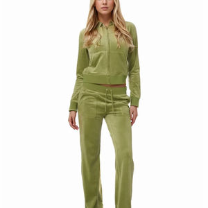 Promotion ensemble de pantalons de survêtement et sweat à capuche pour femmes fermeture éclair haut court velours Jogging costume velours survêtements deux pièces ensemble velours survêtement - Product Image 1