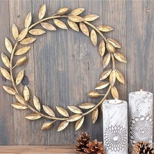 Miroir moderne en métal doré en forme de couronne |   Décoration murale en feuilles |   Décoration murale de luxe pour la maison en gros, couronne en métal artisanale de luxe - Product Image 5