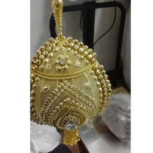 Bolsos de Noche Ligeros de Metal con Cuentas y Forro de Seda para Mujer, Ideales para Tarjetas y Maquillaje Esencial, de Marca India de Confianza - Product Image 1