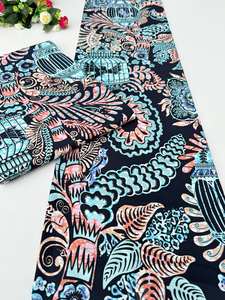 Tissu en coton imprimé wax africain et Ankara de Freetown, motif multicolore vibrant d'inspiration togolaise pour la confection de vêtements et la couture - Product Image 3