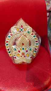 Couronne Mukut artisanale pour la décoration des temples et des idoles divines, au meilleur prix - Product Image 2