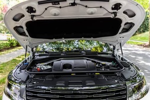 BEST-SELLER 2024 RANGE ROVER P400 SE 395 CV 6 CYLINDRES, TOUT-TERRAIN, INTÉRIEUR ROUGE GARNET PROFOND - Product Image 5