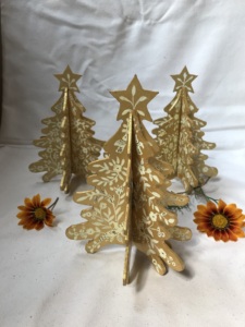 Arbre de Noël en papier Kashmiri 3D artisanal élégant décor festif avec détail artistique boule de Noël et ornements d'arbre - Product Image 3