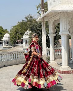 2025 nouveautés coton mousseline lourd avec impression numérique avec vrai miroir travail Rajasthani Lehenga Choli ensemble pour Navratri - Product Image 3