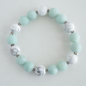 Bracelet en perles de résine de couleur dégradée bijoux uniques faits à la main - Product Image 2