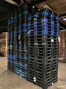 Palette Euro robuste en PEHD vert de 2,7 m, double face, entrée 4 directions, empilable, pour stockage industriel et logistique disponible - Product Image 2