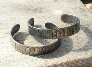 Pulsera de acero de Damasco hecha a mano pulsera de patrón precioso forjada a mano para hombres y mujeres - Product Image 6