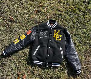 ผู้ผลิต OEM เสื้อแจ็คเก็ตเบสบอล Letterman Varsity คุณภาพสูงสำหรับผู้ชาย ปักลายด้านหน้าตามสั่ง สำหรับฤดูหนาว เป็นมิตรกับสิ่งแวดล้อม สไตล์ไฮสตรีท - Product Image 5