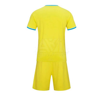 Uniforme de Fútbol de Poliéster de Alta Calidad para Hombre Adulto, Fabricación en Fábrica, Color Personalizado, Secado Rápido, Transpirable, Características Personalizadas - Product Image 2