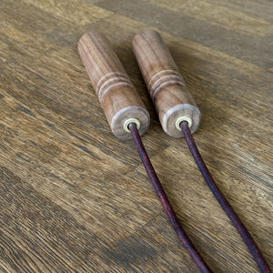 Cuerda de Saltar de Cuero con Mango de Madera - Product Image 6