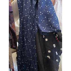 Écharpe en satin FOLKLORE K24, motif imprimé à la main en soie Bandhani - Product Image 2