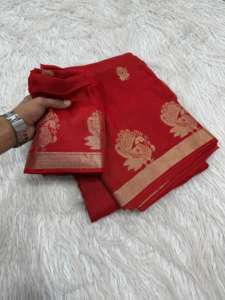 Sari indio de viscosa pura para mujer con borde jacquard de Murga de pavo real y diseño Butti en toda la prenda, con conjunto de blusa a juego. - Product Image 5