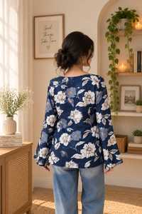 Robe longue à manches longues et col en V pour femme, imprimé floral bleu, en rayonne tissée, style décontracté et ethnique, coupe courte Kurti pour femme, taille ajustée aux hanches - Product Image 2