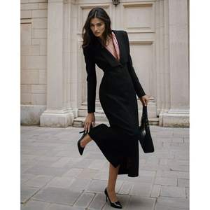 Costume de style élégant pour femmes, robe numineuse pour femmes adultes, costume pour femmes, services ODM fabriqués au Vietnam - Product Image 1