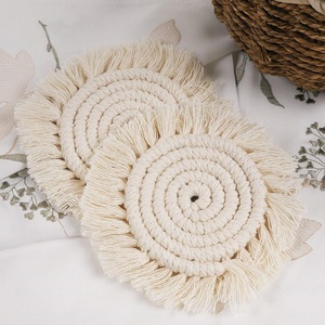 Dessous de verre en coton macramé moderne fait à la main Organisateur de décoration d'intérieur écologique Couleur personnalisée Tapis et tampons mignons - Product Image 1