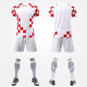 Vêtements de sport de haute qualité kit de football anti-transpiration respirant léger et durable ensemble d'uniformes de football fabricant d'uniformes personnalisés - Product Image 5