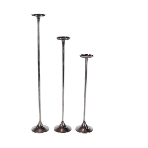 Ensemble de bougeoirs en aluminium élégants et hauts, plaqués argent, luxe, décoration de mariage et de Noël, tailles personnalisables, faits à la main - Product Image 1