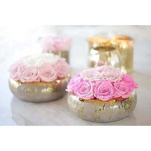 Centre de table de roses éternelles préservées Tiffany, arrangement carré naturel et frais pour la Fête des Mères et la Saint-Valentin - Product Image 5