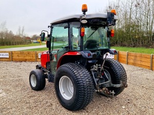 Tractor Compacto 4x4 MF 1747 de 47 HP |   Motor Diésel |   Agricultura y Paisajismo - Product Image 4