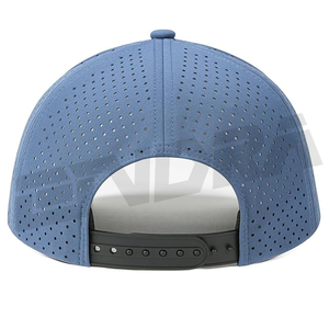 Casquette snapback à séchage rapide pour hommes avec maille découpée au laser, tissu respirant, bord incurvé, coupe élégante, design réglable, sport de plein air décontracté - Product Image 4