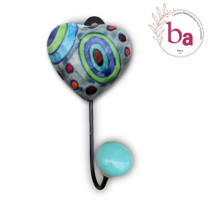 Azulejo de corazón de cerámica turquesa hecho a mano, diseño Floral elegante, gancho para abrigo de pared, colgador de llavero, producto elegante y duradero - Product Image 1