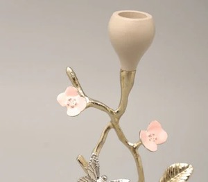 Bougeoir de luxe en aluminium doré de style royal ajoute une ambiance chaleureuse, accueillante, élégante et élégante à n'importe quelle pièce - Product Image 5