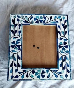 Cadre photo moderne fait à la main en incrustation d'os noir blanc personnalisable 5x7 8x10 tailles décor de table convivial sculpté à la main artisanat naturel - Product Image 3