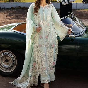 Robes de fête de mariage personnalisées pour femmes, costumes Shalwar Kameez de style indien attrayants, robe en tissu brodé et dupatta en tulle - Product Image 1