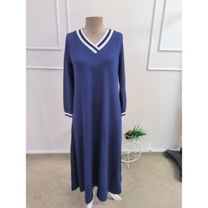 Vestido Largo de Viscosa con Cuello en V y Bolsillos, Manga Larga, Modelo 38551 - Azul Marino - Product Image 4