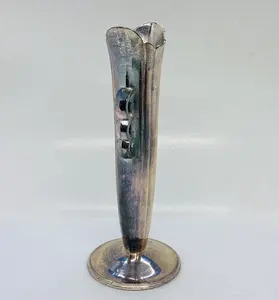 Vase à fleurs en fer forgé fait main, design côtier, éco-responsable, vase de table, décoration de luxe, intérieurs contemporains, design haut de gamme - Product Image 4