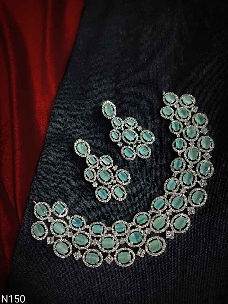 สีเขียว