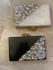 Bolso de Mano Tipo Clutch de Cuero Auténtico con Diseño de Cuerno Hecho a Mano en Color Marrón Claro, Estilo Animal, Redondo, Tacto Real, para Bodas, Personalizado para Mujer, Promocional - Product Image 3