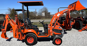 Chargeuse-pelleteuse Kubota avec cabine |    Kubota BX25D 25HP 4x4 863 heures |   Chargeuse-pelleteuse Kubota BX23 d'occasion en bon état - Product Image 2