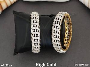 Trendy American Diamond High Gold Polish Full Stone 2 Brazaletes Set Elegante fiesta desgaste joyería para mujeres bodas y celebraciones - Product Image 4