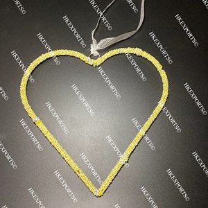 Ornements suspendus de perles multicolores faites à la main Décoration de Noël en forme de coeur unique pour un usage domestique Article décoratif de vacances de fête - Product Image 1