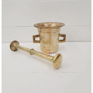 Mortero y mortero Premium Gold Acabado Latón Hecho Molienda de especias y trituradora de pastillas Mortero y mortero para uso en la cocina del hogar - Product Image 2