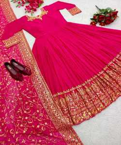 Boutique Style Pakistani Modest Blusas Camisas Terciopelo Traje Formal - Product Image 3