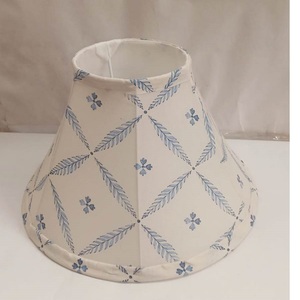 Abat-jour en tissu faits main, modernes, luxueux, imprimés colorés, qualité durable, éclairage chaleureux, formes cylindriques personnalisables - Product Image 1