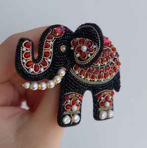 Broches perlées Broche design faite à la main. Accessoires de haute qualité. Broche design unique. Baby shower meilleur cadeau. - Product Image 2