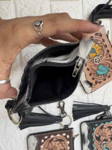 Nouveau design de porte-monnaie en cuir de fourrure de vachette personnalisé portefeuille mince unisexe élégant avec pochette en cuir usiné à la main de style occidental - Product Image 6