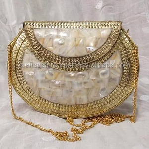 กระเป๋าคลัทช์เรซิ่นทำมือเพ้นท์ลายเอง งานแฮนด์เมดสุดหรู ดีไซน์โดดเด่น รุ่นนางฟ้า สำหรับผู้หญิง เหมาะสำหรับงานปาร์ตี้ - Product Image 1