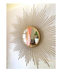 Espejo de pared con forma de flor de Calidad exclusiva, dormitorio decorativo, sala de estar, diseño Popular, espejo montado en la pared de Color dorado a la venta - Product Image 2