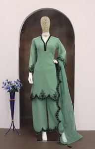 Exclusivo traje Salwar Kameez/Diseño de vestido paquistaní Salwar Kameez/traje de fiesta con trabajo de bordado pesado - Product Image 5