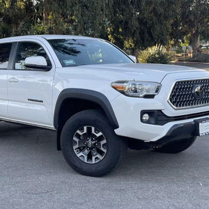 Toyota Tacoma TRD Pro 2018 Usada en Buen Estado, Doble Cabina 4x4 V6, Diferencial Trasero con Bloqueo Electrónico, Mayormente sin Modificaciones - Product Image 1