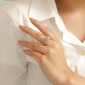 แหวนเพชรคิวบาลายไมอามี่สีทอง14K สายแข็งครึ่งนิรันดร์มีเพชรปลูกด้วยมือใส่ในแล็บของขวัญสำหรับผู้หญิง - Product Image 5