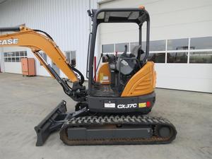 Buena excavadora usada 2022 Case CX37C - Product Image 5