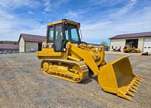 Livraison gratuite Chargeuse sur chenilles CATERPILLAR 953C Cabine EROPS avec chauffage/climatisation Radio fonctionnelle Chargeuse sur chenilles avec godet à dents - Product Image 2